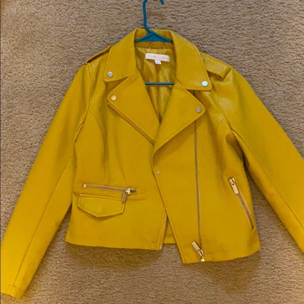 Faux leather jacket in mustard yellow!